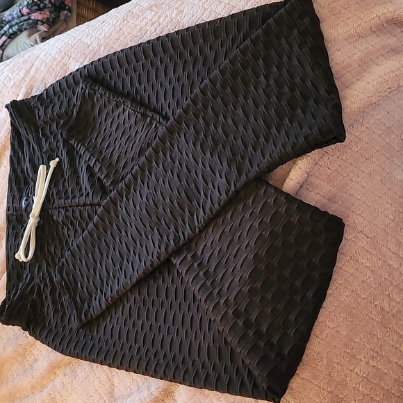 BBJ Los Angeles small spandex puckered black leggings with elastic and tie. - Picture 3 of 12